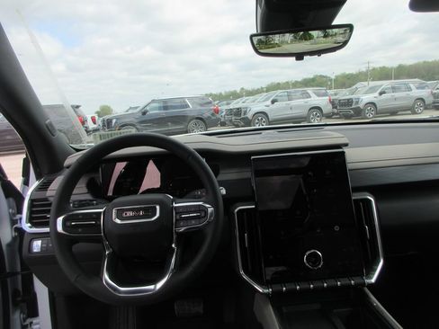 New 2026 GMC Acadia Elevation w/ Elevation Premium Package AWD/4WD image 18