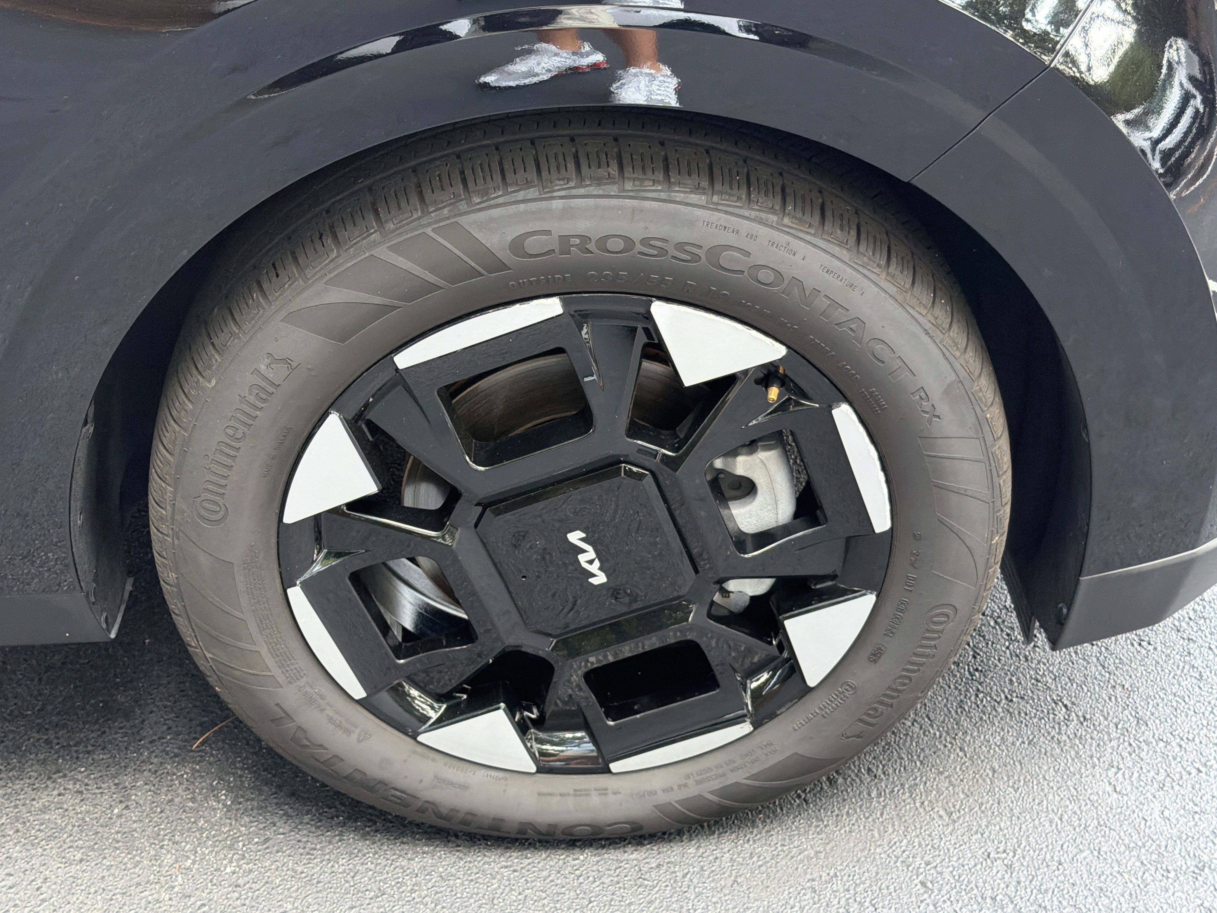 Certified 2026 Kia Carnival EX FWD image 12