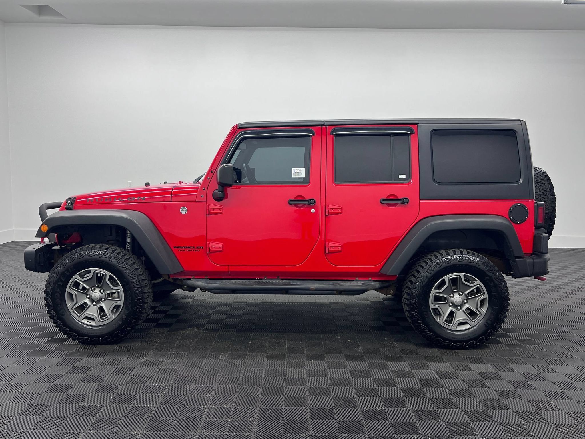 Used 2017 Jeep Wrangler Unlimited Rubicon w/ Connectivity Group AWD/4WD image 2