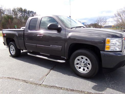 Used 2010 Chevrolet Silverado 1500 LT w/ Power Pack Plus image 5