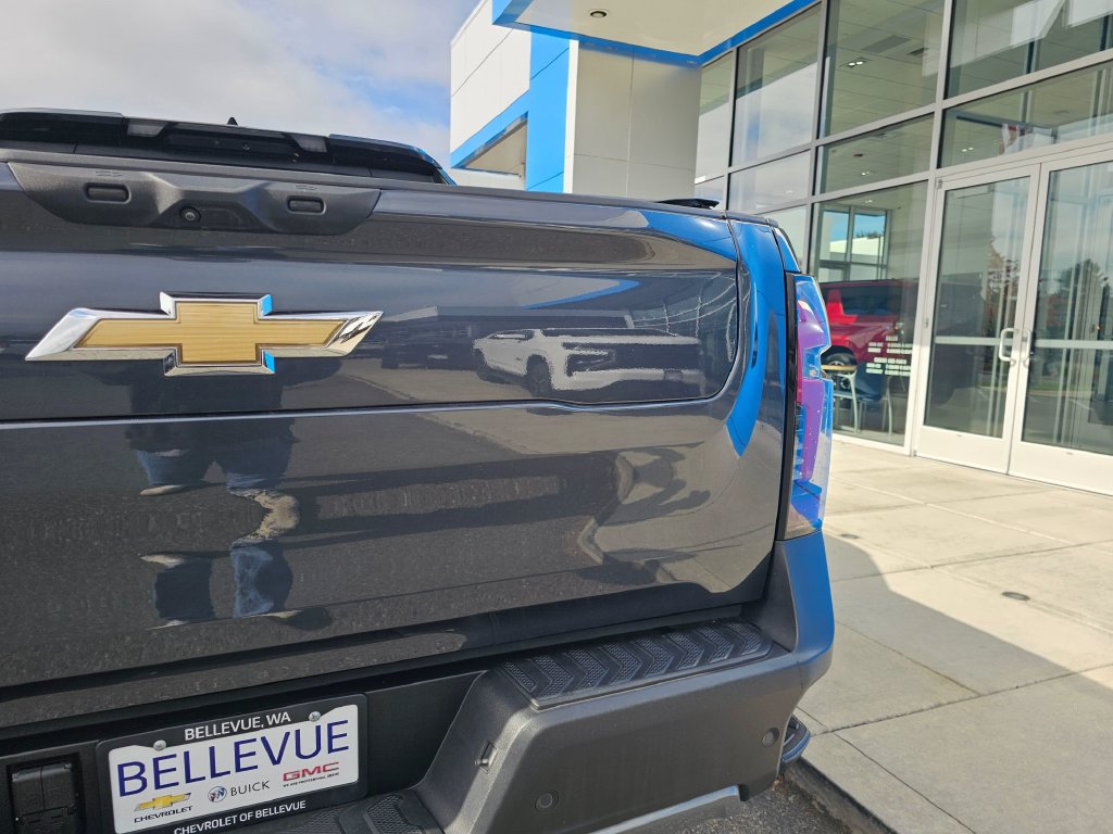 Used 2026 Chevrolet Silverado EV LT AWD/4WD image 16
