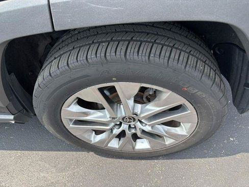 Certified 2021 Toyota RAV4 XLE Premium AWD/4WD image 8