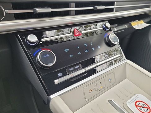 New 2026 Hyundai Santa Fe SE image 23