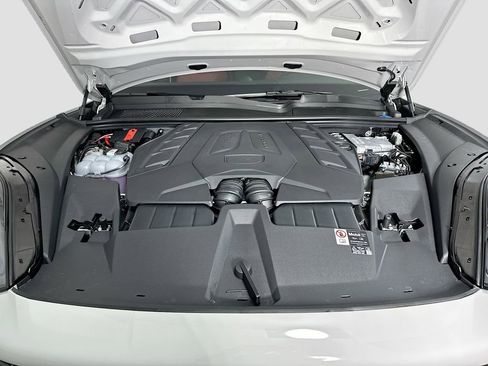 New 2026 Porsche Cayenne GTS image 33