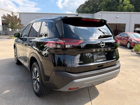 Used 2023 Nissan Rogue SV FWD image 5