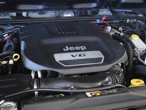 Used 2018 Jeep Wrangler Unlimited Sport S image 68