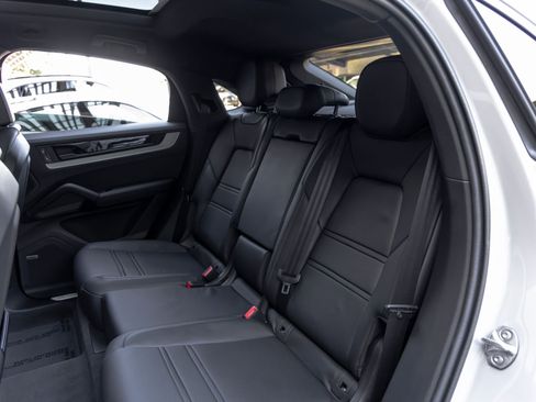 Certified 2026 Porsche Cayenne Coupe AWD/4WD image 47
