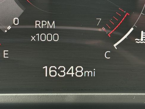 Used 2025 GMC Acadia Elevation AWD/4WD image 5