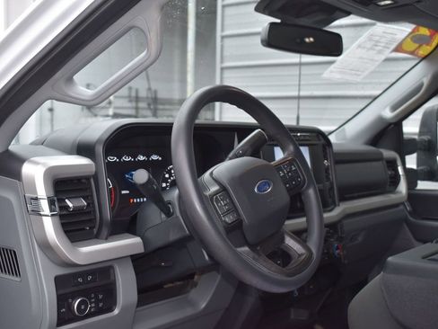 Used 2023 Ford F350 XLT w/ FX4 Off-Road Package image 15