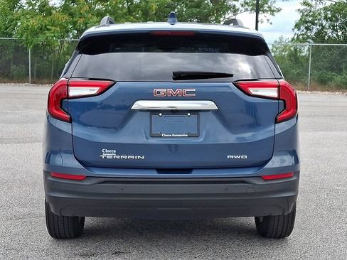 Used 2024 GMC Terrain SLE w/ Driver Convenience Package AWD/4WD image 8