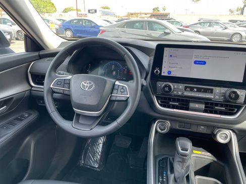 Used 2025 Toyota Grand Highlander FWD image 36