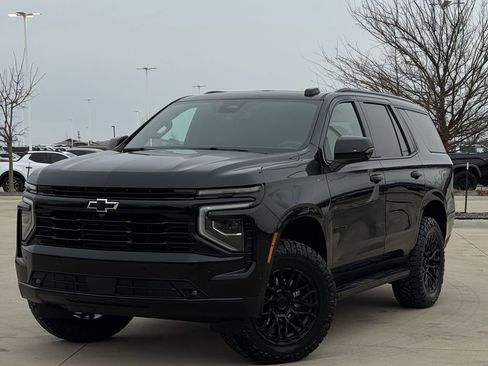 Used 2025 Chevrolet Tahoe RST AWD/4WD image 2