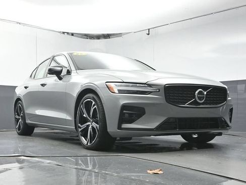 Used 2024 Volvo S60 B5 Plus w/ Protection Package Premier FWD image 32