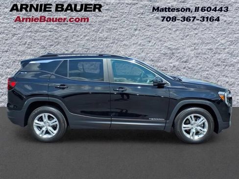Used 2022 GMC Terrain SLE w/ Driver Convenience Package AWD/4WD image 4