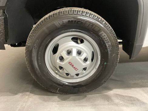 Used 2025 GMC Sierra 3500 Pro w/ Convenience Package image 6