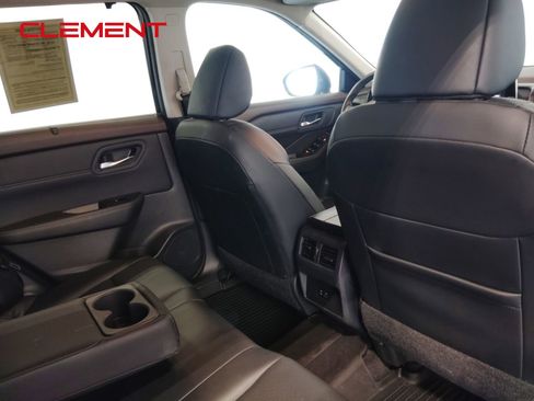 Used 2023 Nissan Rogue SV w/ SV Premium Package image 42