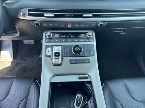 Used 2025 Hyundai Palisade SEL FWD image 13