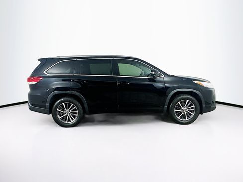 Used 2018 Toyota Highlander XLE FWD image 10