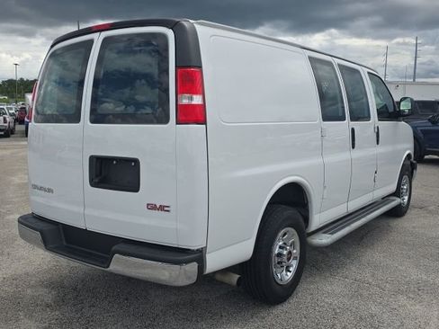 Used 2024 GMC Savana 2500 w/ Driver Convenience Package image 5