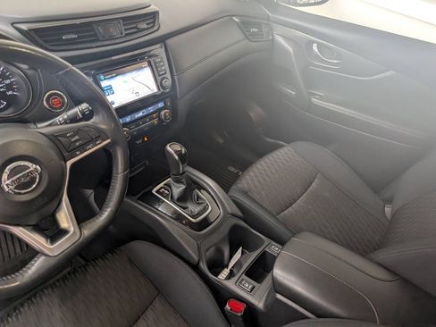 Used 2017 Nissan Rogue SV AWD/4WD image 10