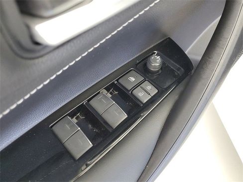 Used 2025 Toyota Corolla SE image 21