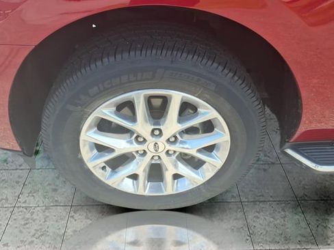 Used 2020 Ford Expedition XLT w/ Equipment Group 202A AWD/4WD image 6