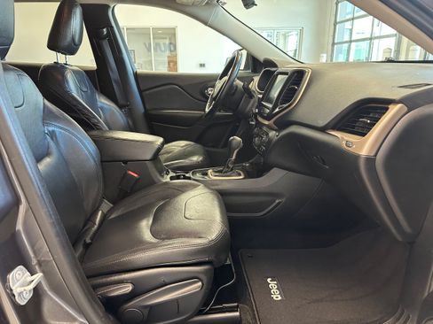 Used 2014 Jeep Cherokee Latitude AWD/4WD image 14
