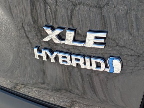 Used 2023 Toyota RAV4 XLE w/ Convenience Package AWD/4WD image 9