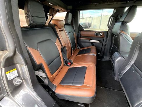 Used 2022 Ford Bronco Outer Banks w/ Sasquatch Package image 17