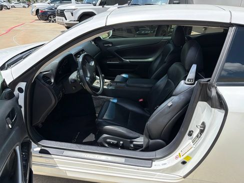 Used 2013 Lexus IS 250C w/ Luxury Pkg RWD image 3