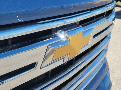 Used 2024 Chevrolet Silverado 2500 High Country w/ High Country Premium Package image 7
