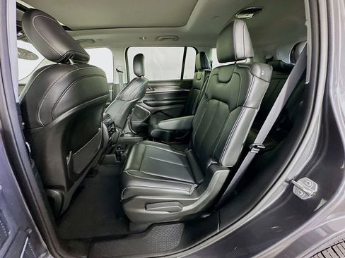 Certified 2022 Jeep Grand Cherokee L Limited image 34
