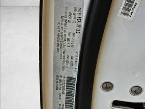 Used 2016 Dodge Challenger SRT Hellcat image 26