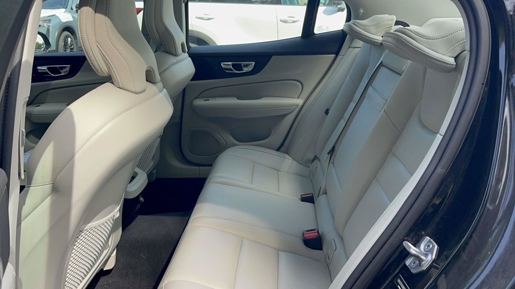 Used 2019 Volvo S60 T6 Momentum w/ Premium Package AWD/4WD image 14