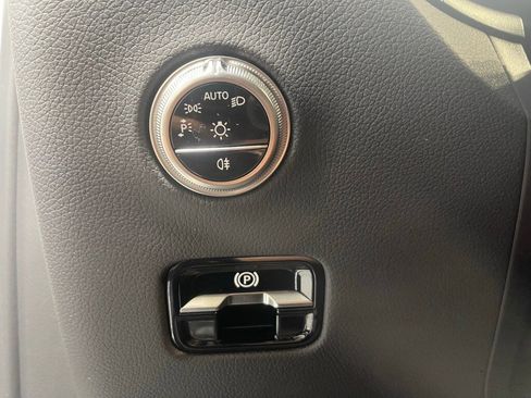 Used 2025 Mercedes-Benz GLC 43 AMG 4MATIC image 19