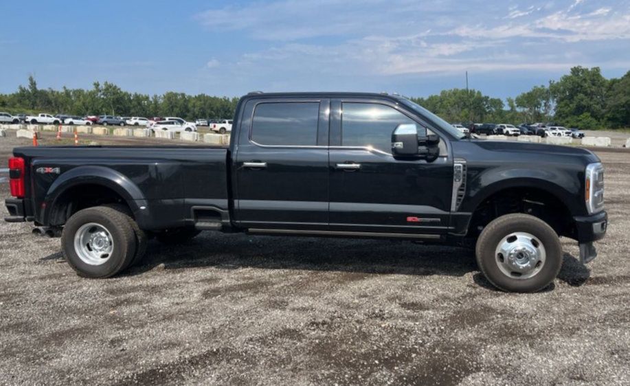 Used 2024 Ford F350 Platinum AWD/4WD image 6