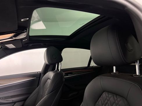 Used 2022 BMW 530i 530i w/ Convenience Package image 24