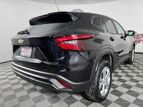 Used 2024 Chevrolet Trax LS w/ Driver Confidence Package image 27