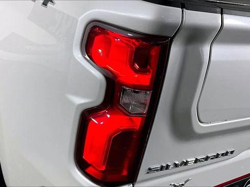 Certified 2021 Chevrolet Silverado 1500 High Country image 27