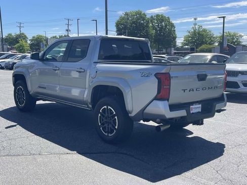 Used 2025 Toyota Tacoma TRD Sport RWD image 4