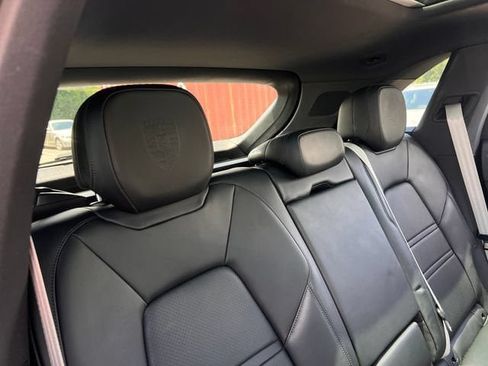 Used 2022 Porsche Cayenne Platinum Edition AWD/4WD image 31