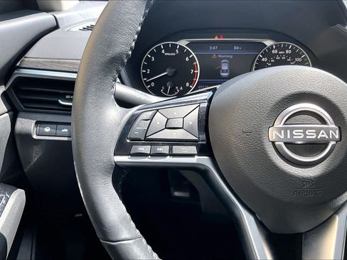 Used 2023 Nissan Altima 2.5 SV w/ SV Premium Package AWD/4WD image 24