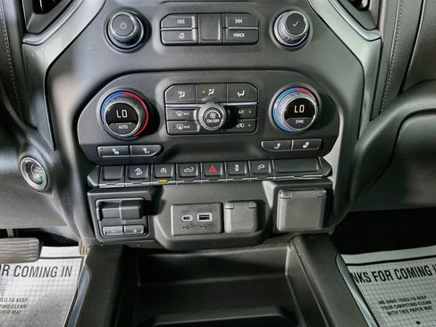 Used 2020 Chevrolet Silverado 1500 LT Trail Boss AWD/4WD image 23