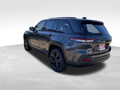 New 2025 Jeep Grand Cherokee image 22