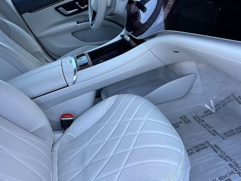 Used 2022 Mercedes-Benz EQS 580 4MATIC Sedan image 34