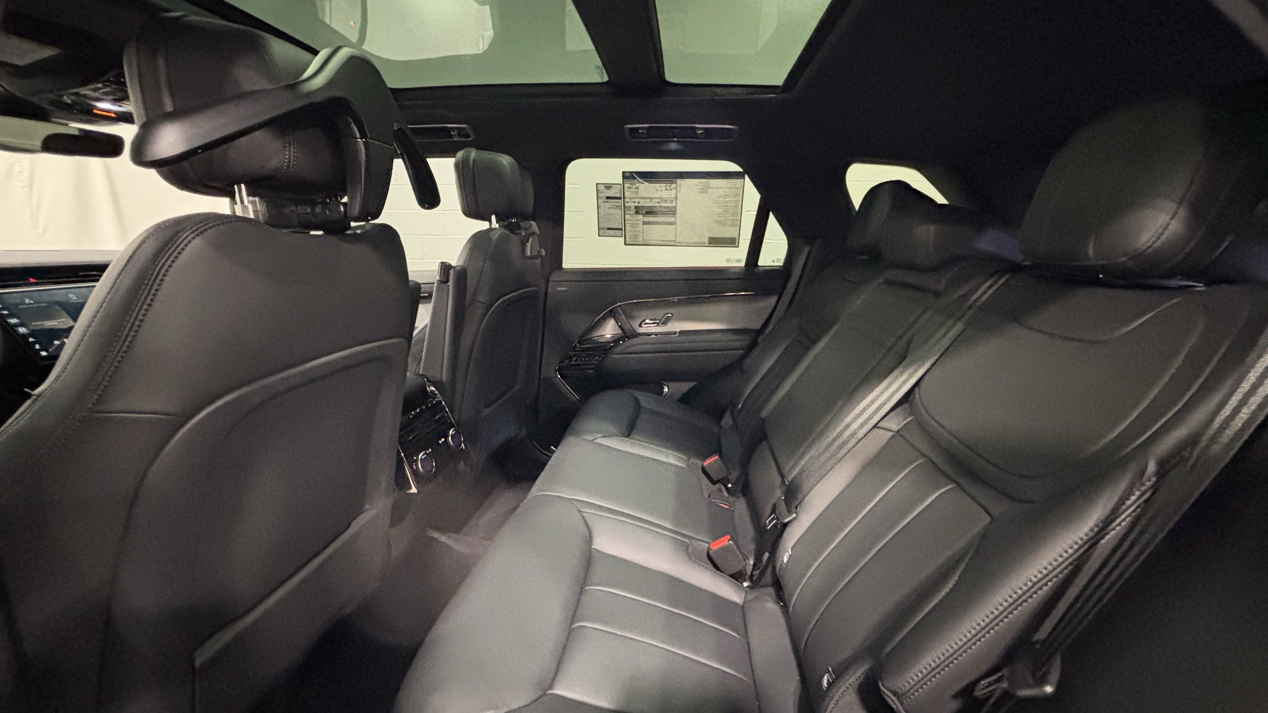 New 2026 Land Rover Range Rover Sport SE AWD/4WD image 6