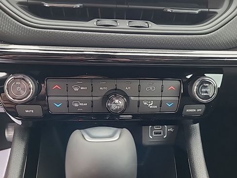 New 2026 Jeep Compass Limited AWD/4WD image 9