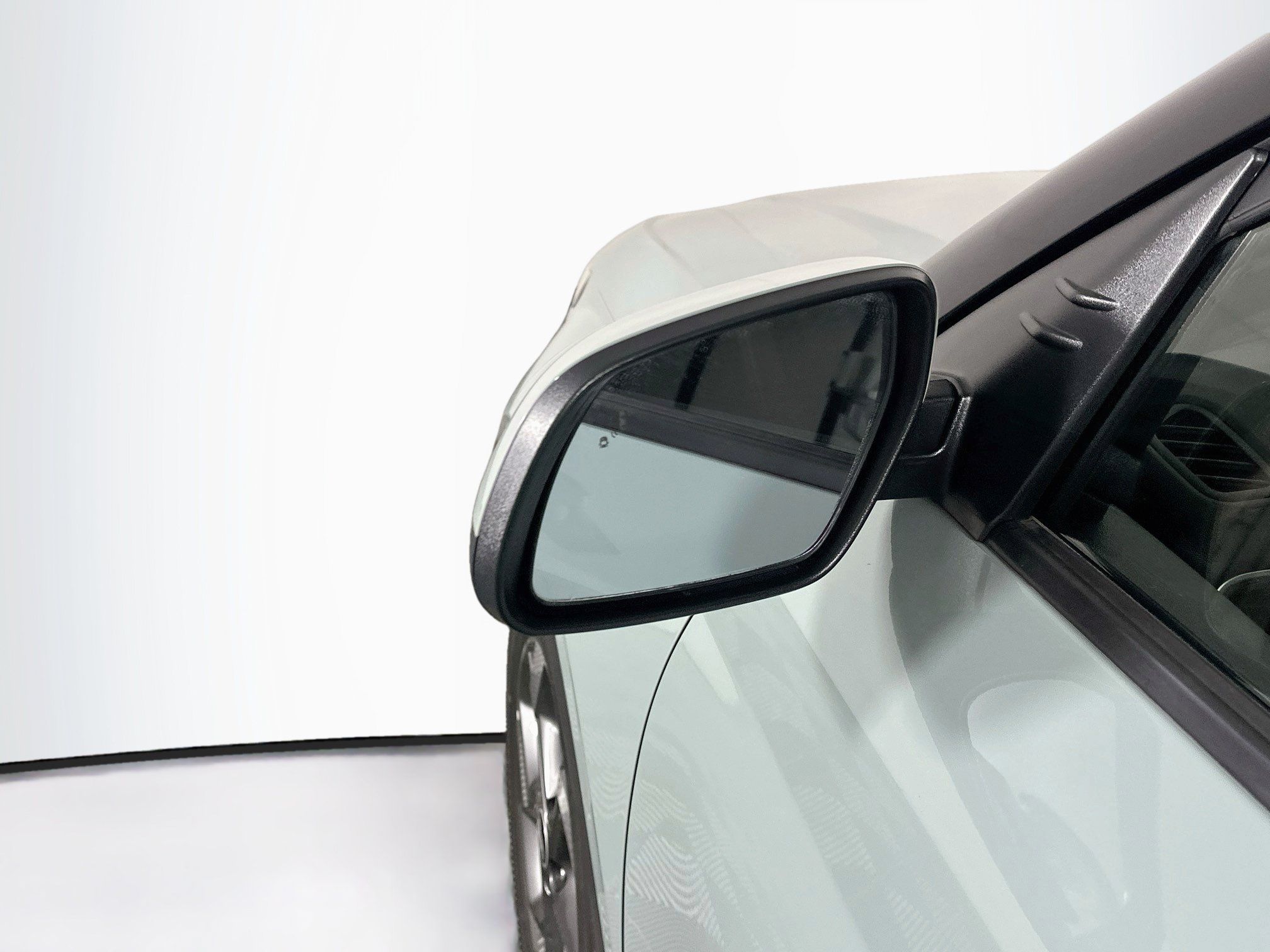 Used 2025 Hyundai Venue SEL FWD image 16