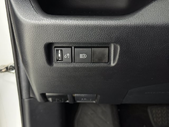 Used 2021 Toyota RAV4 XLE FWD image 14