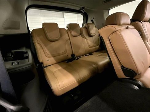 Used 2025 INFINITI QX80 Sensory image 31